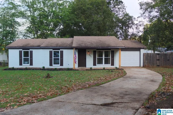 $179,900 | 3906 Oak Glen Terrace Southwest, Huntsville, AL 35805