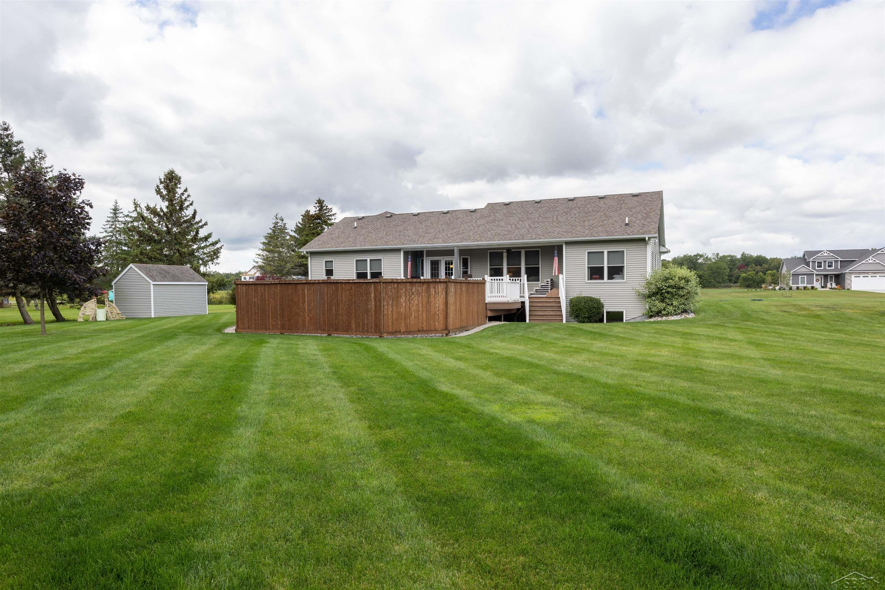 5864 North Thomas Road Freeland, MI 48623 - Photo 31 of 43 50122632-30.JPG