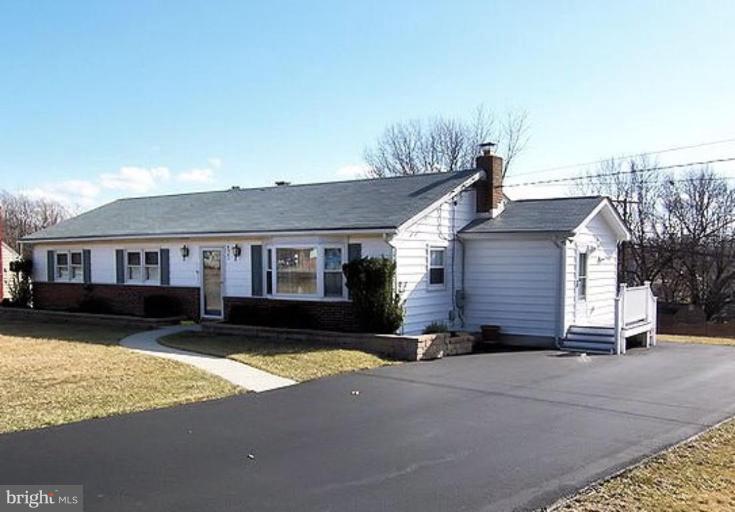 4902 Rollingtop Road Ellicott City, MD 21043 - Photo 1 of 17 Exterior (Main)