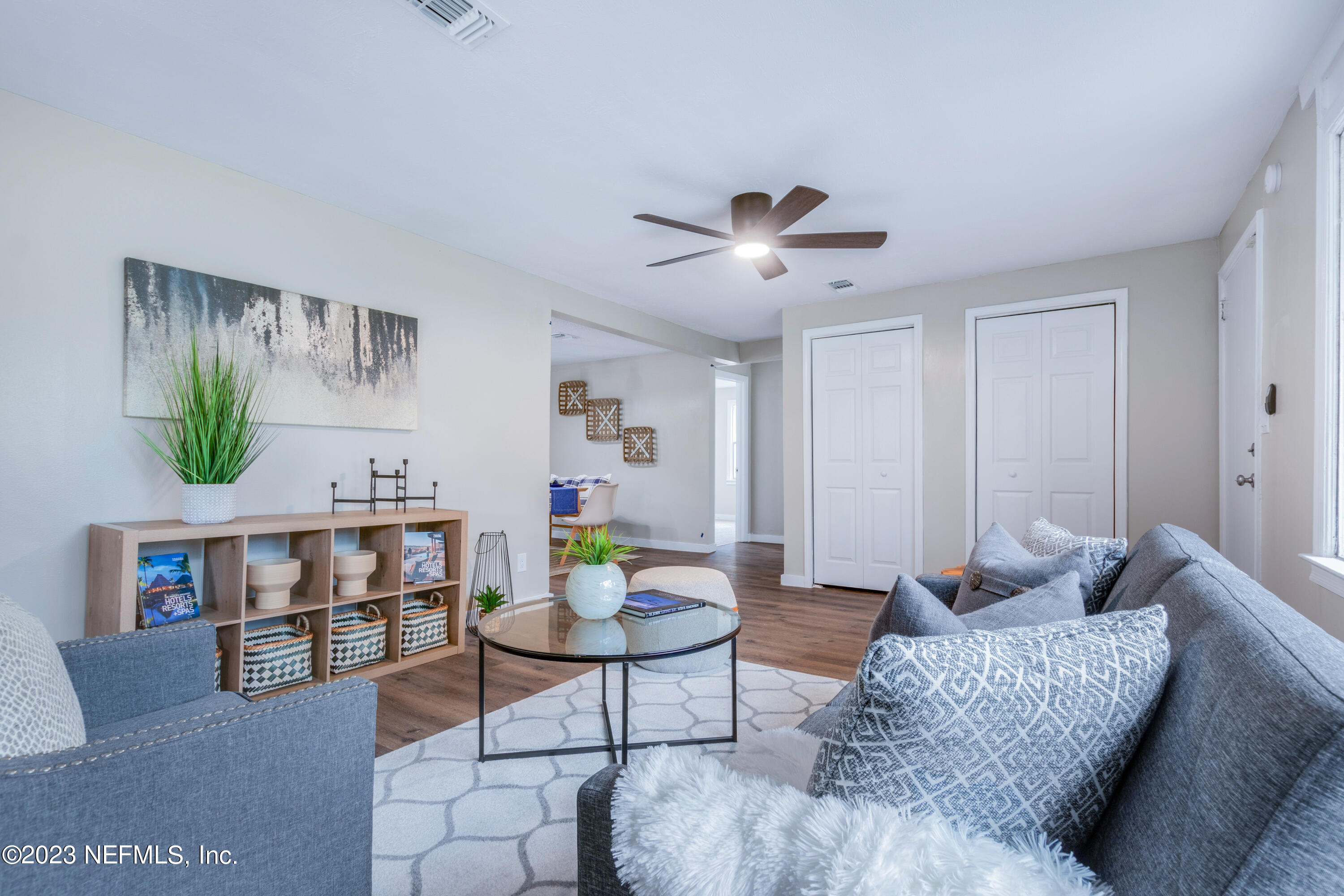 10517 Old Kings Road Jacksonville, FL 32219 - Photo 6 of 25 Living Room