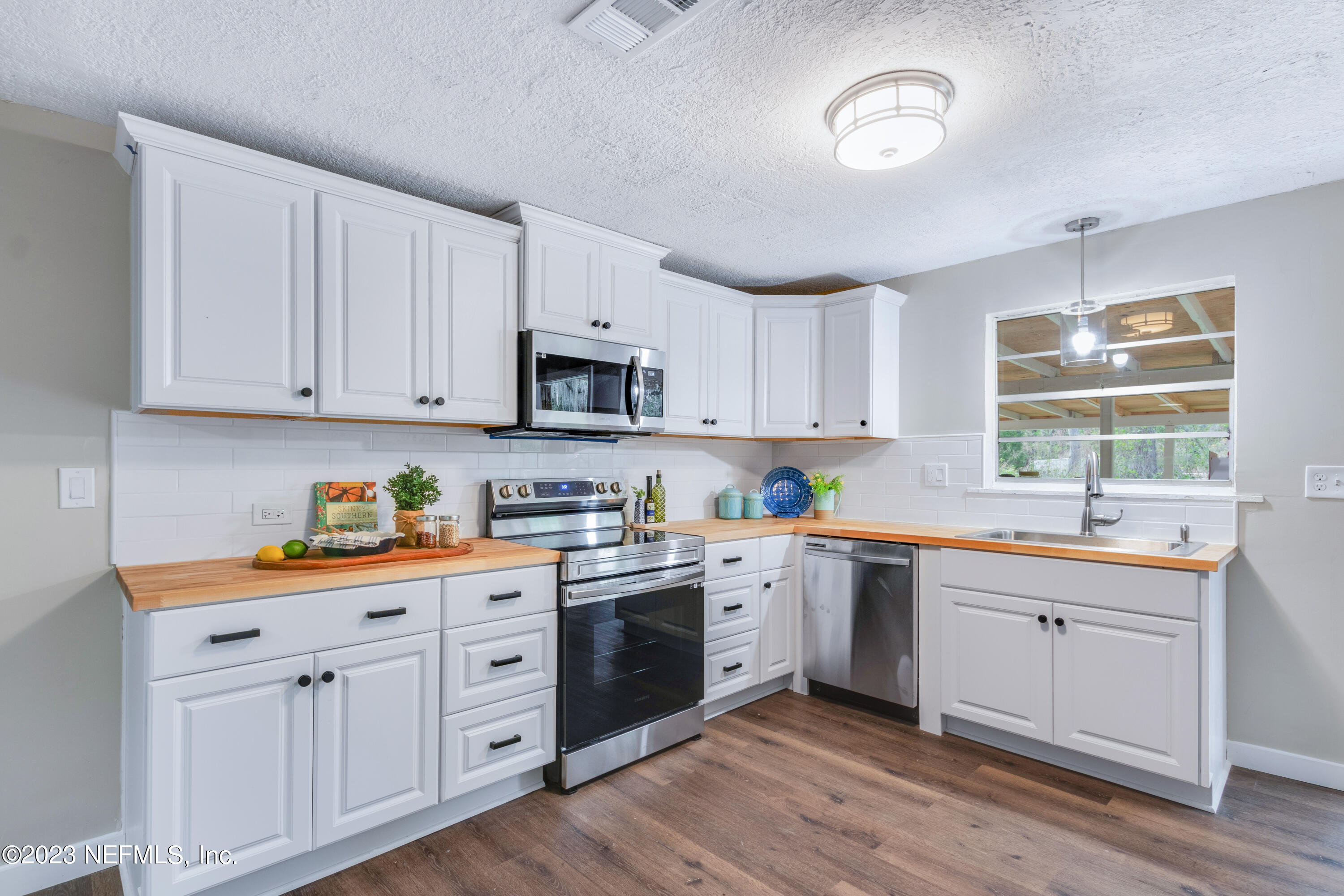 10517 Old Kings Road Jacksonville, FL 32219 - Photo 8 of 25 Kitchen