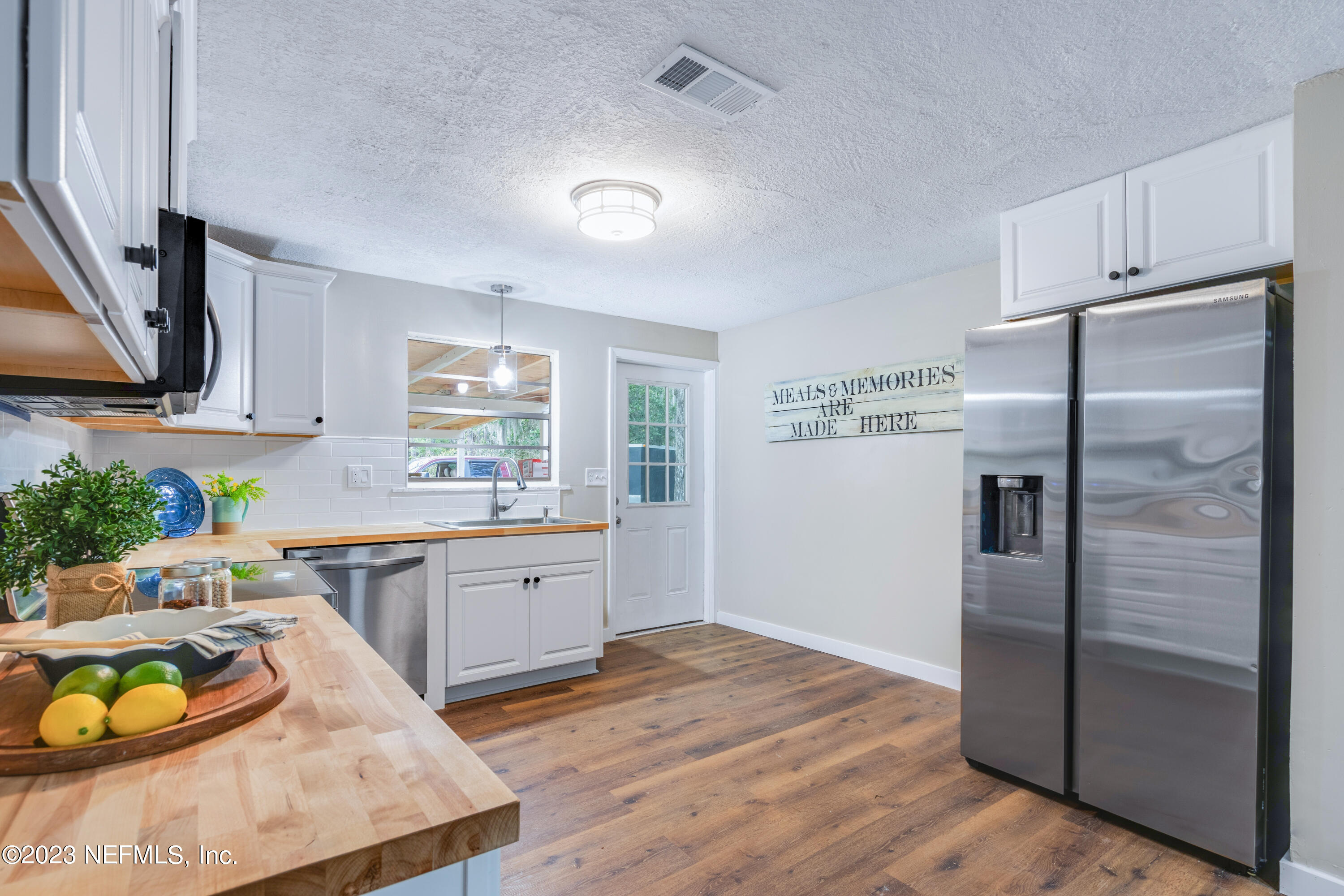 10517 Old Kings Road Jacksonville, FL 32219 - Photo 9 of 25 Kitchen