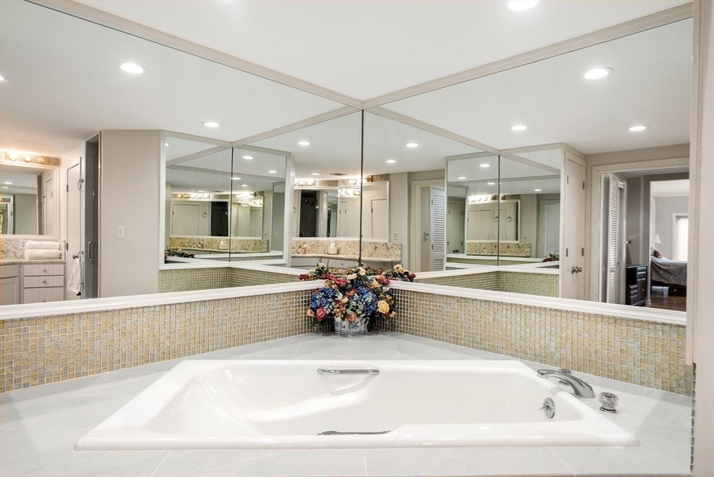85 Algonquin Road, Unit 85 Chestnut Hill, MA 02467 - Photo 28 of 42