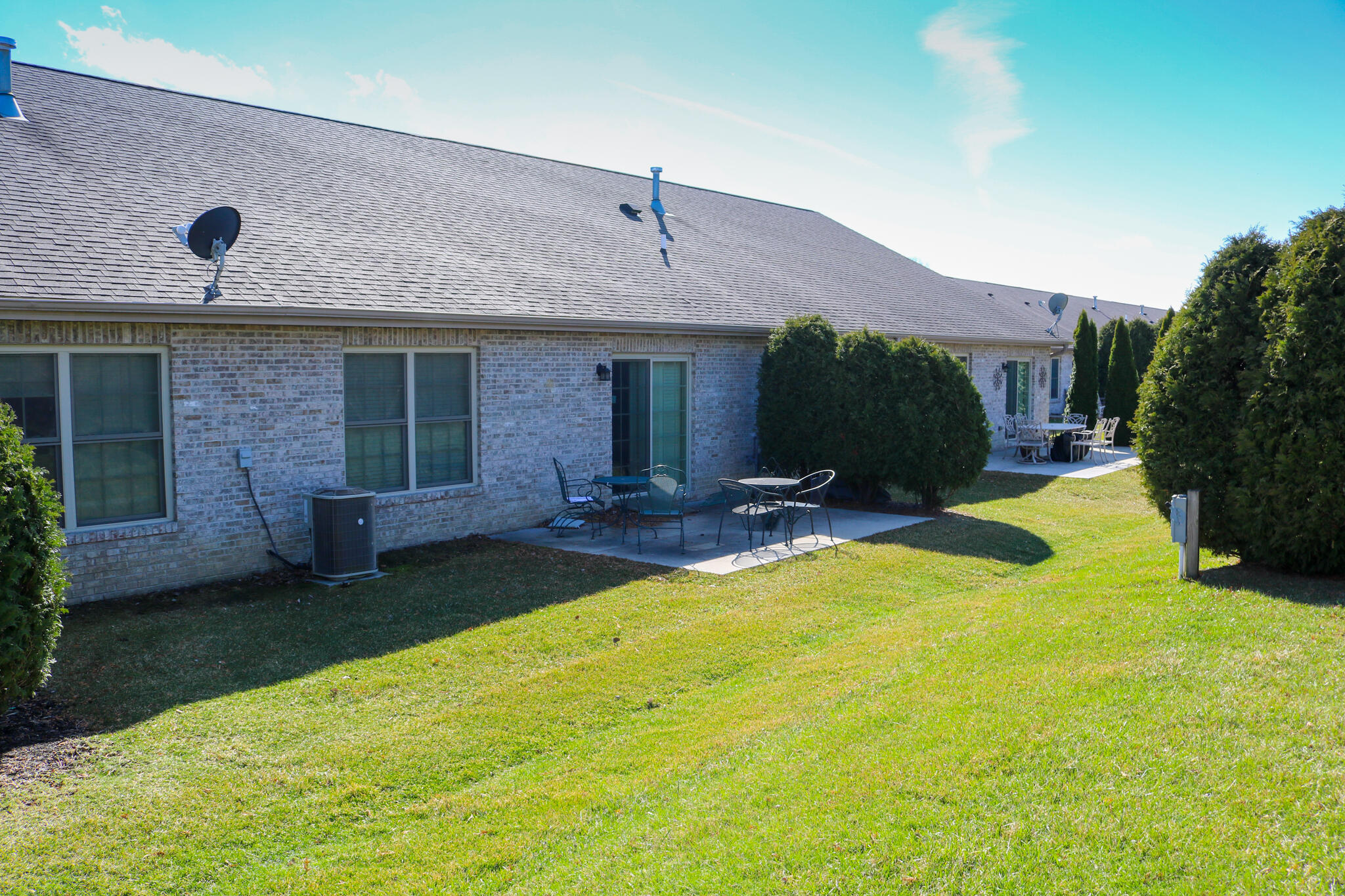 802 Veterans Lane Crown Point, IN 46307 - Photo 2 of 6 2048x1365