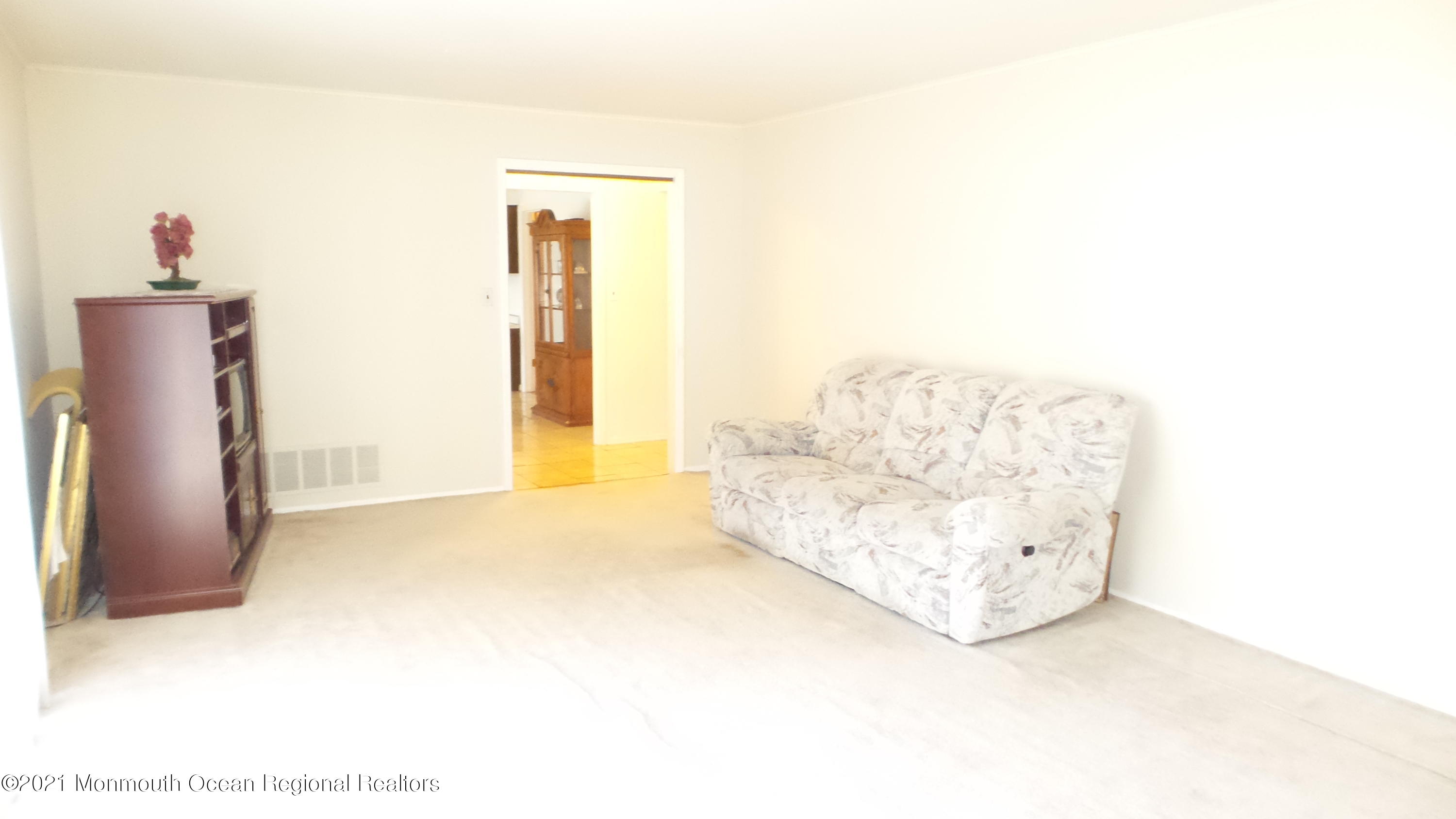 77 Gordons Corner Road Marlboro, NJ 07746 - Photo 12 of 49 20210329_144053