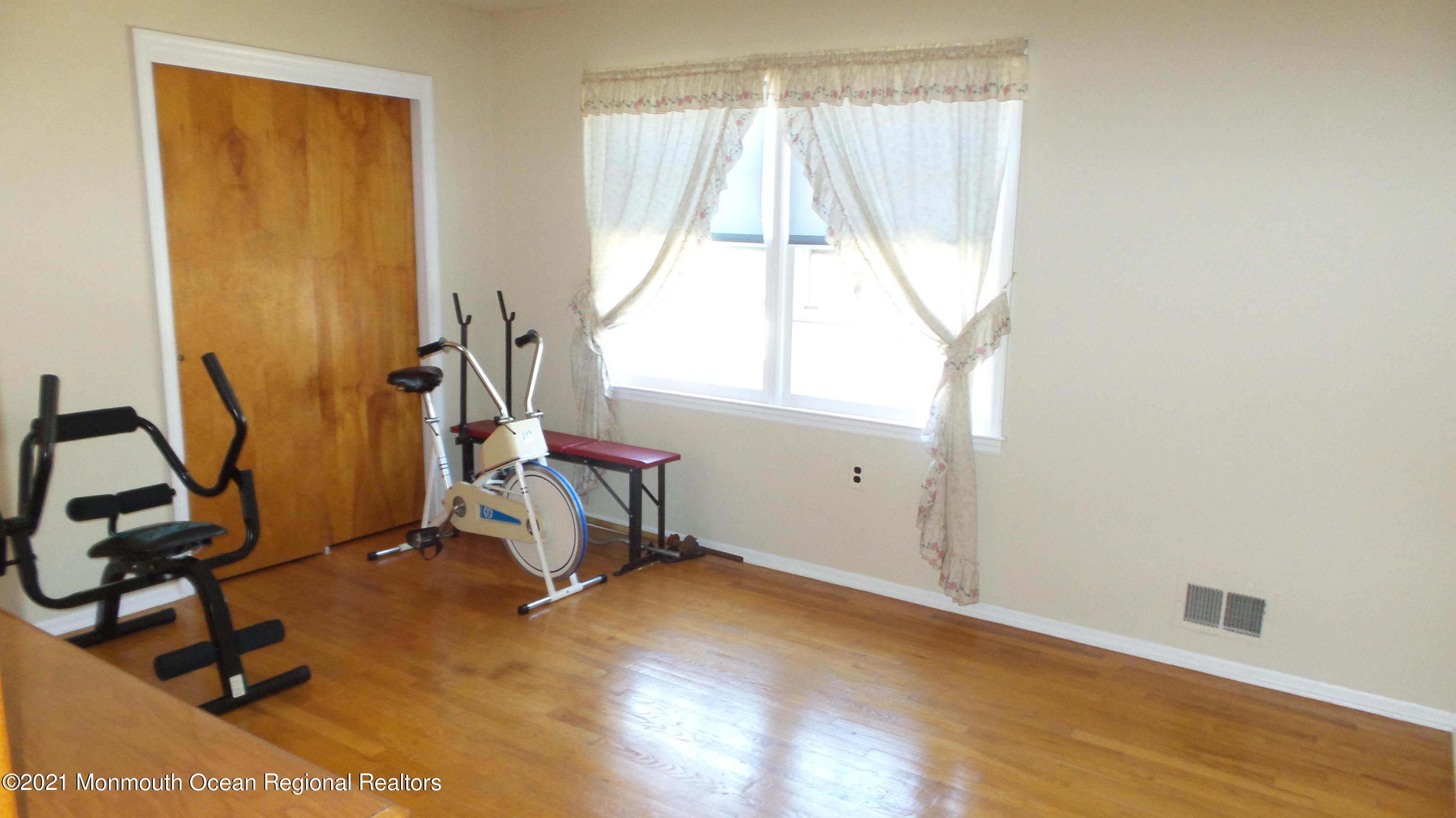 77 Gordons Corner Road Marlboro, NJ 07746 - Photo 26 of 49 20210329_144850