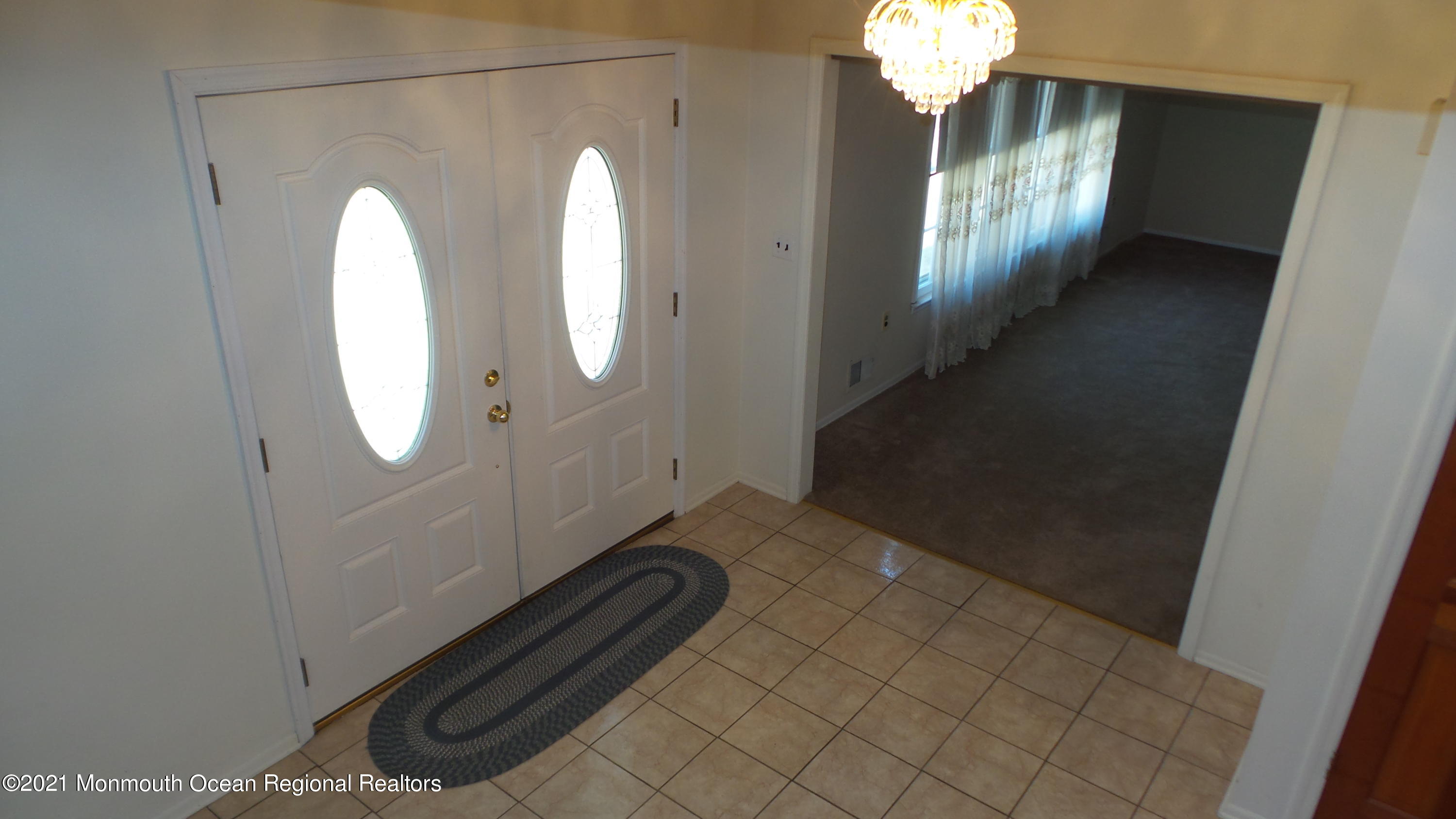 77 Gordons Corner Road Marlboro, NJ 07746 - Photo 5 of 49 20210329_143927