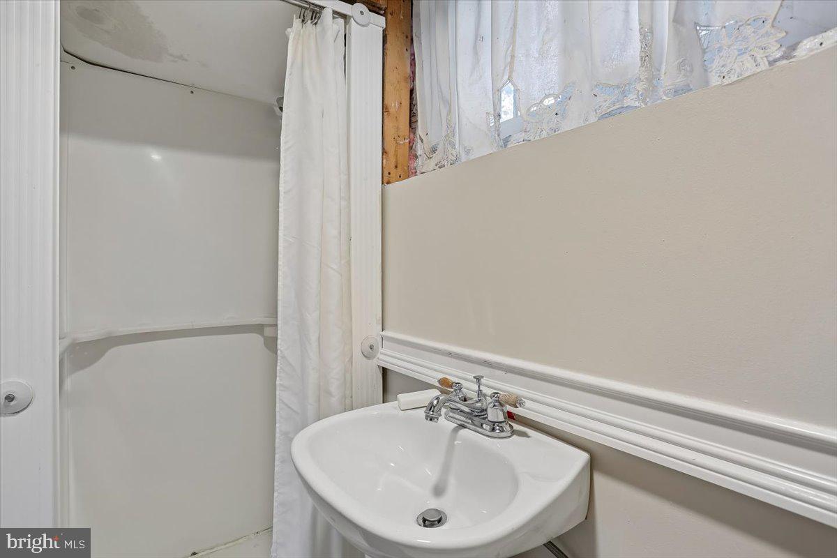9501 Colesville Road Silver Spring, MD 20901 - Photo 54 of 71 3rd Bath
