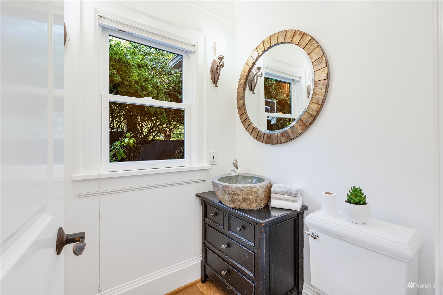 223 Prospect Street Seattle, WA 98109 - Photo 14 of 40