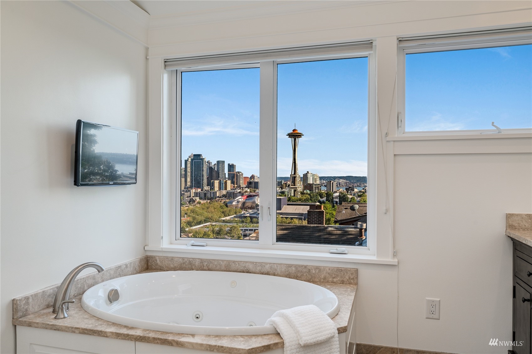 223 Prospect Street Seattle, WA 98109 - Photo 18 of 40