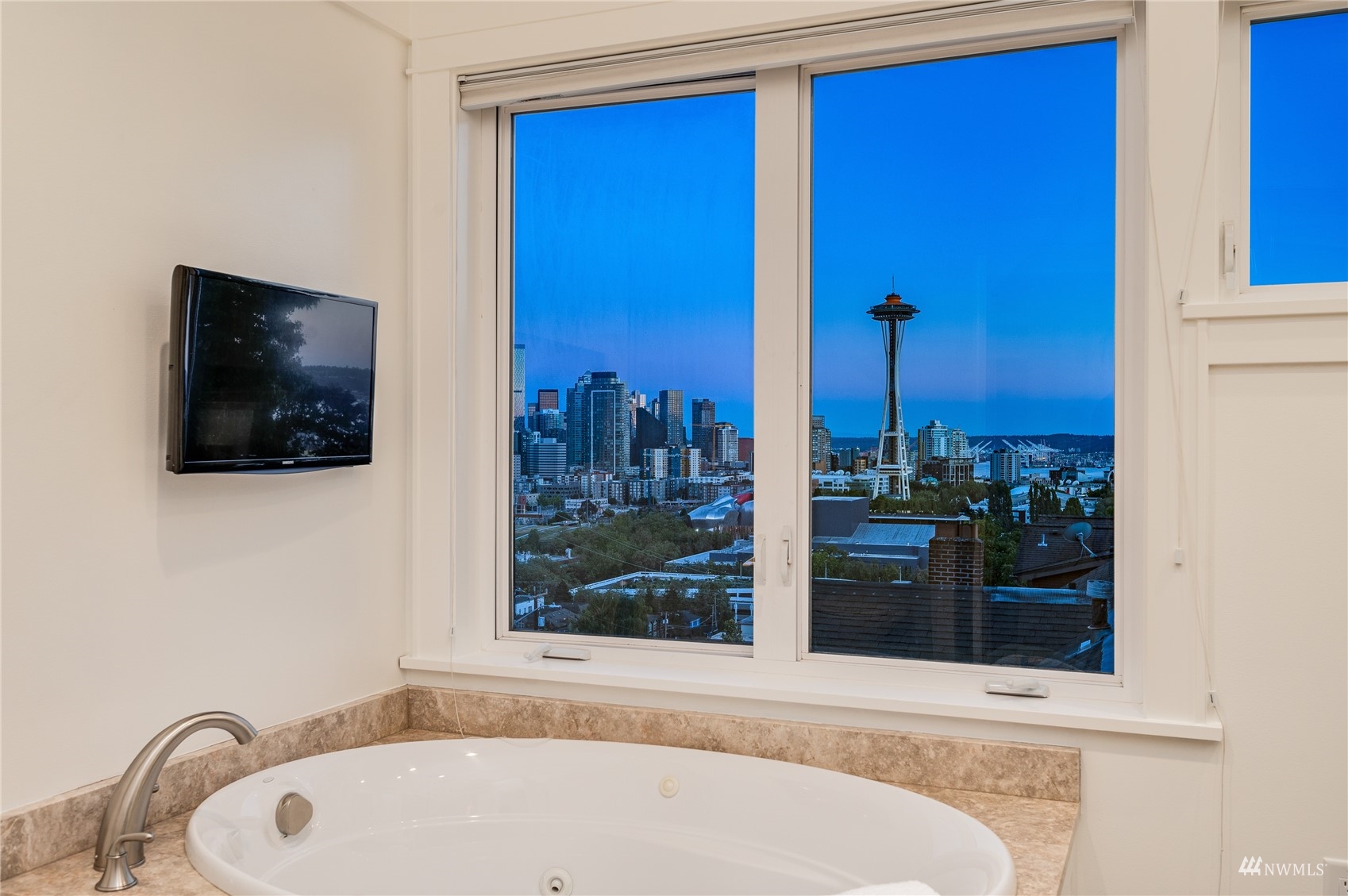 223 Prospect Street Seattle, WA 98109 - Photo 37 of 40