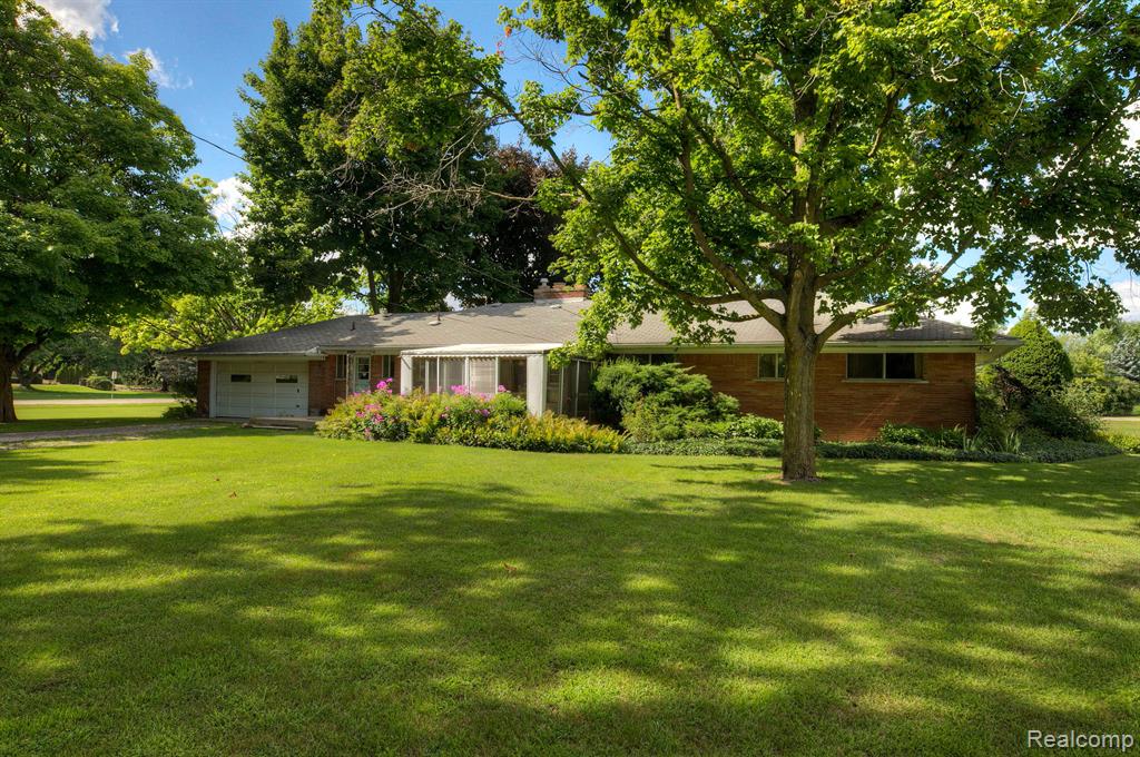 48707 Eight Mile Road Northville, MI 48167 - Photo 35 of 54