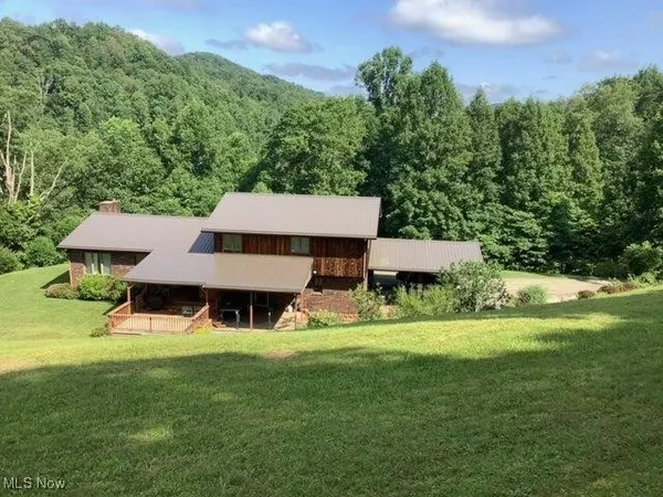 $405,000 | 11421 Clay Road, Newton, WV 25266