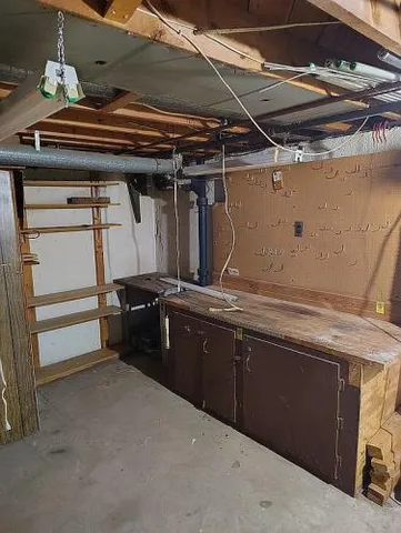 $72,000 | 25745 Cambridge Court, Roseville, MI 48066