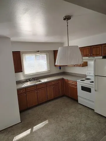 $72,000 | 25745 Cambridge Court, Roseville, MI 48066