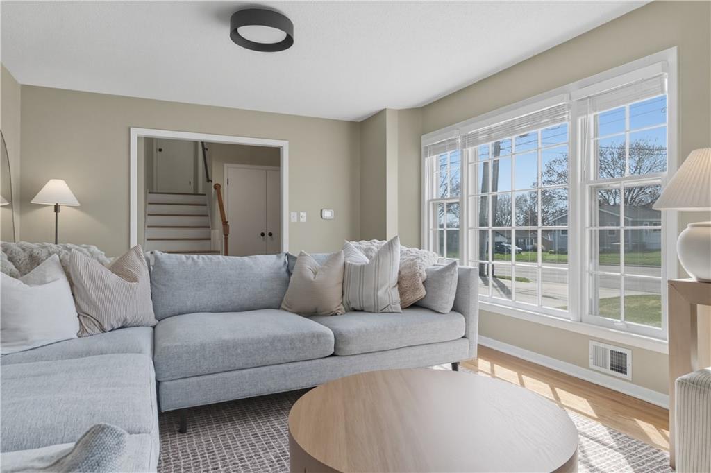 8823 Antioch Road Overland Park, KS 66212 - Photo 12 of 56