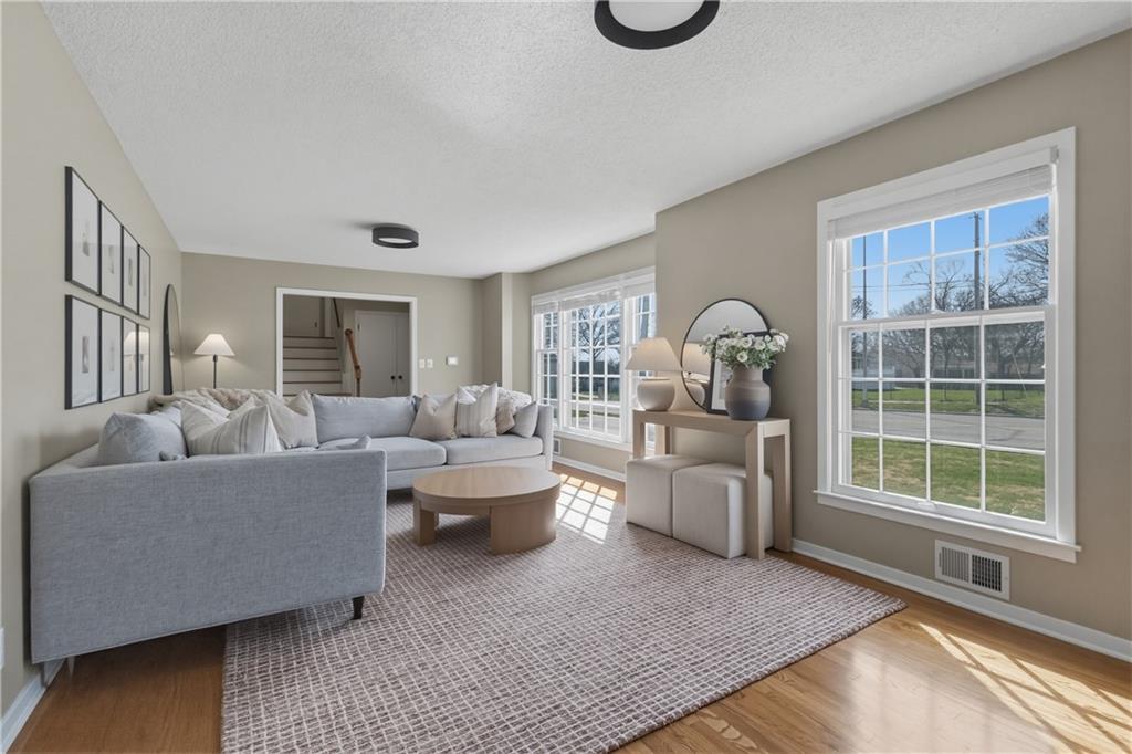 8823 Antioch Road Overland Park, KS 66212 - Photo 14 of 56