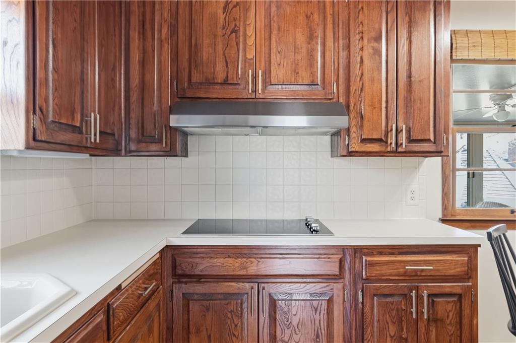 8823 Antioch Road Overland Park, KS 66212 - Photo 16 of 56