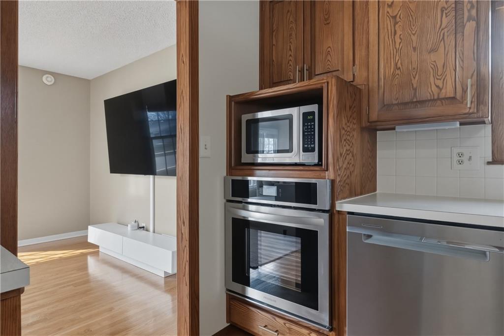 8823 Antioch Road Overland Park, KS 66212 - Photo 18 of 56