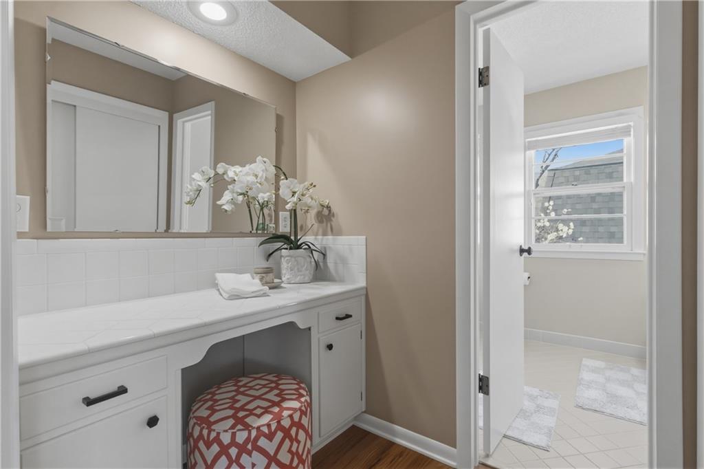 8823 Antioch Road Overland Park, KS 66212 - Photo 37 of 56