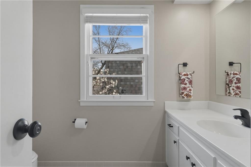 8823 Antioch Road Overland Park, KS 66212 - Photo 38 of 56