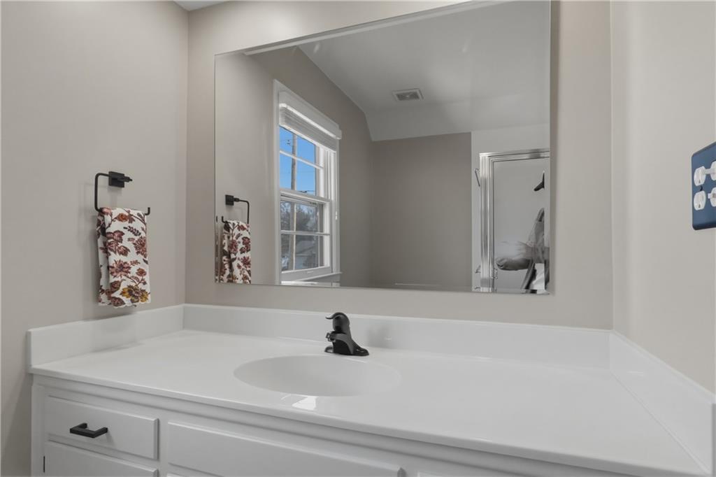 8823 Antioch Road Overland Park, KS 66212 - Photo 39 of 56