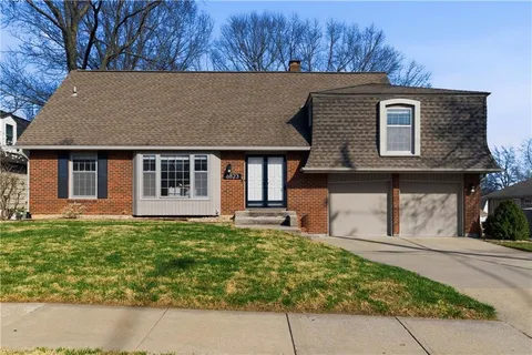 $375,000 | 8823 Antioch Road, Overland Park, KS 66212