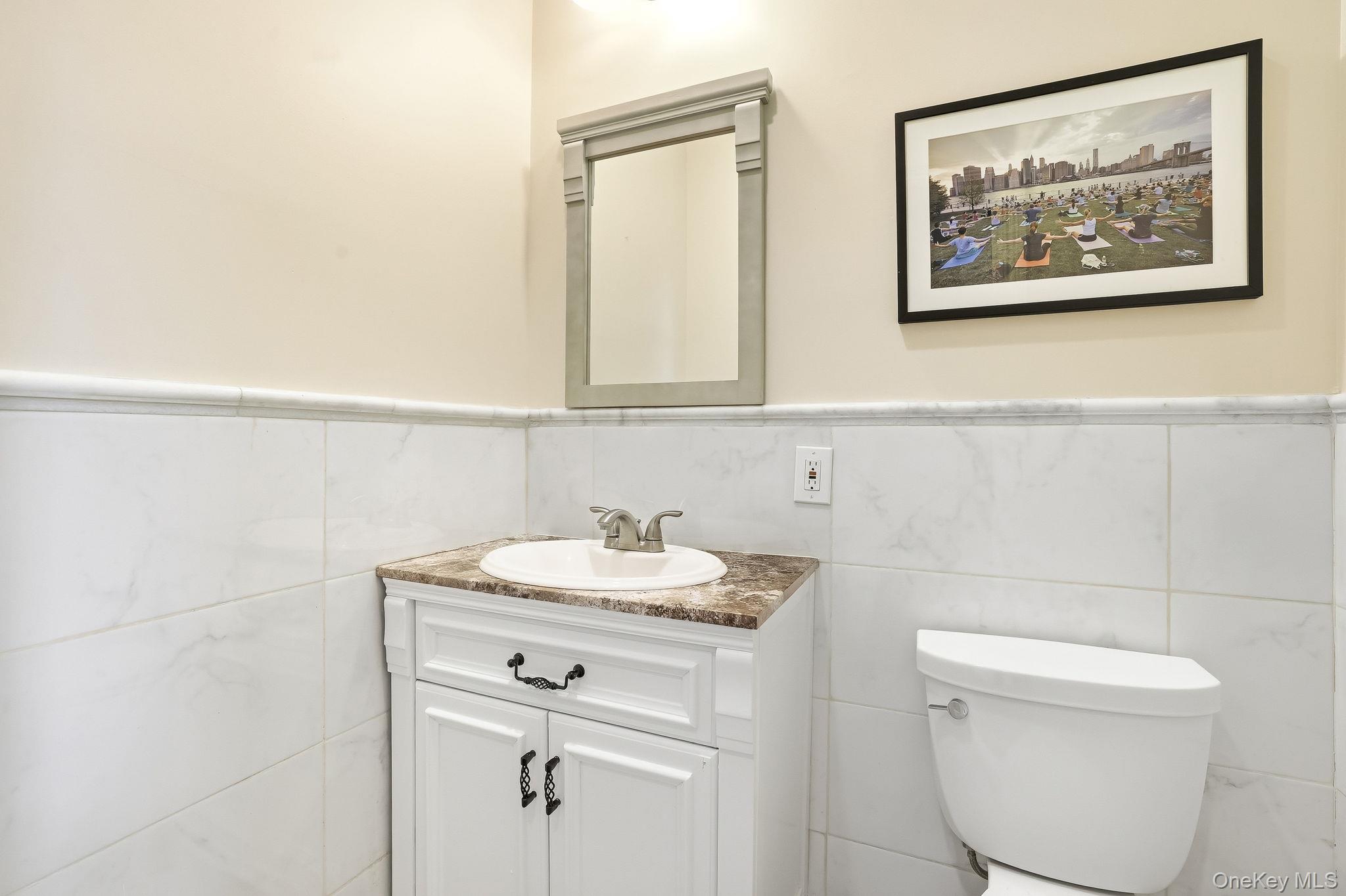 16 Hall Road Briarcliff Manor, NY 10510 - Photo 17 of 41 Powder Room