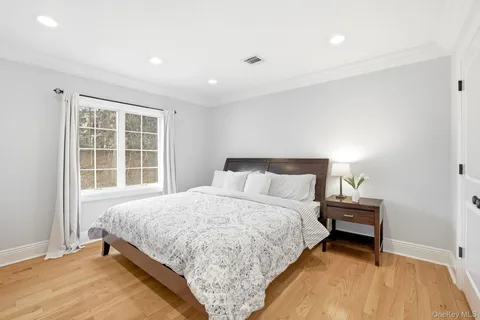 $1,800,000 | 16 Hall Road, Briarcliff Manor, NY 10510