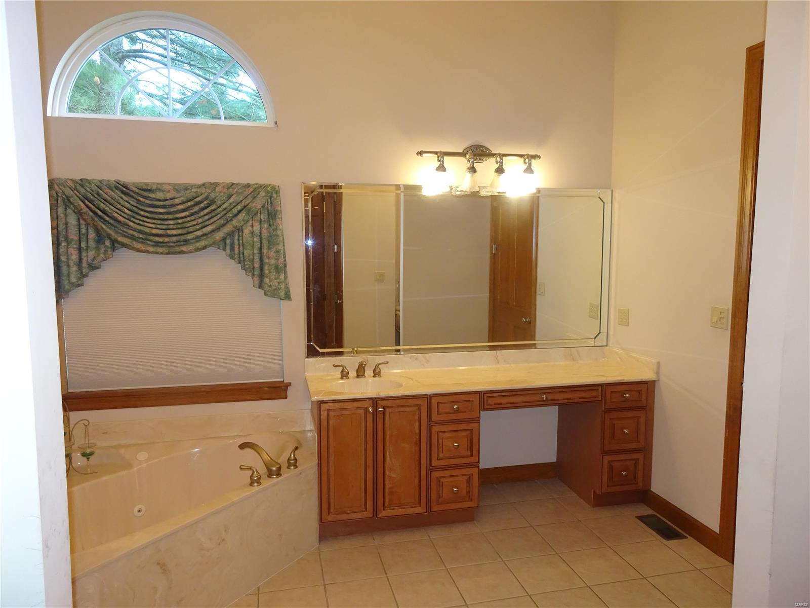 601 Hawkins Road Fenton, MO 63026 - Photo 28 of 56 Gallery Image 28