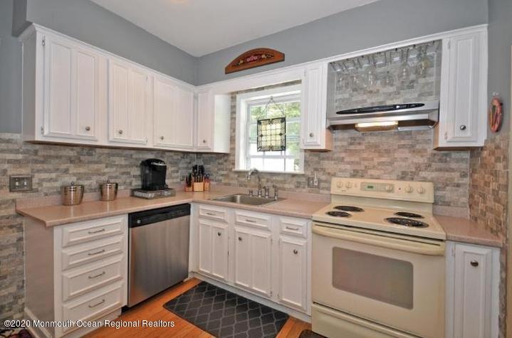 373 Glenn Road Jackson, NJ 08527 - Photo 8 of 13 beautiful Stone backsplash