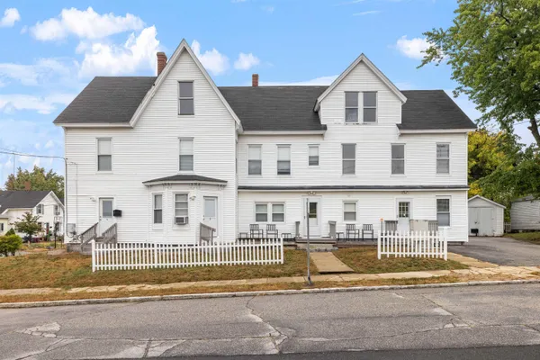 $2,250 | 792 Grove Street, Unit 1, Manchester, NH 03103