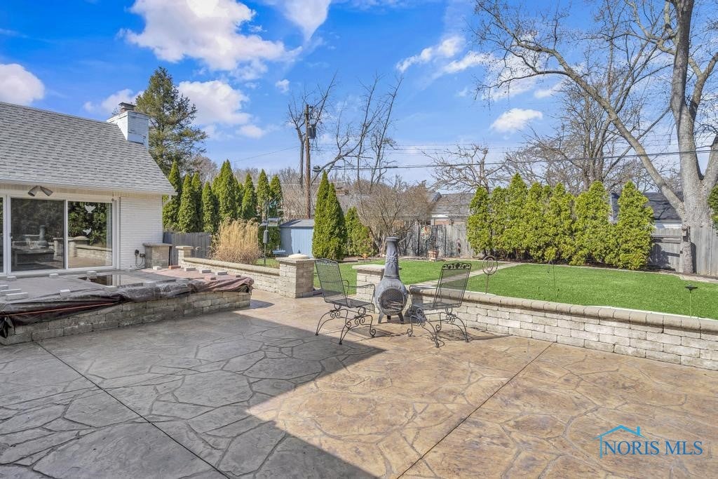 4426 Sheraton Road Toledo, OH 43615 - Photo 40 of 48 Large patio