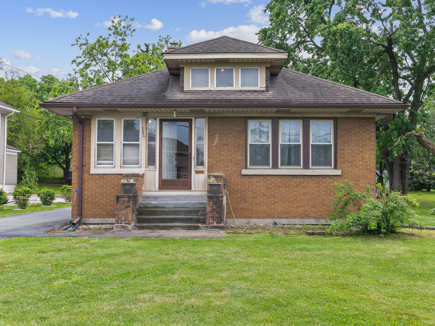408 Manhattan Road Joliet, IL 60433 - Photo 3 of 30 Gallery Image 3