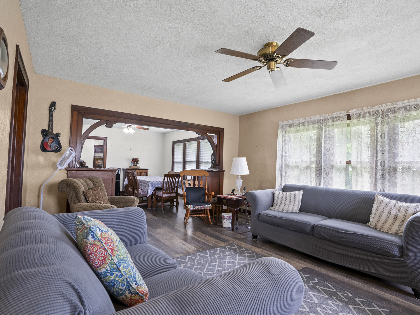 408 Manhattan Road Joliet, IL 60433 - Photo 6 of 30 Gallery Image 6