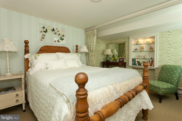 3 Devon Hill Road, Unit D3 Baltimore, MD 21210 - Photo 6 of 30 Guest bedroom