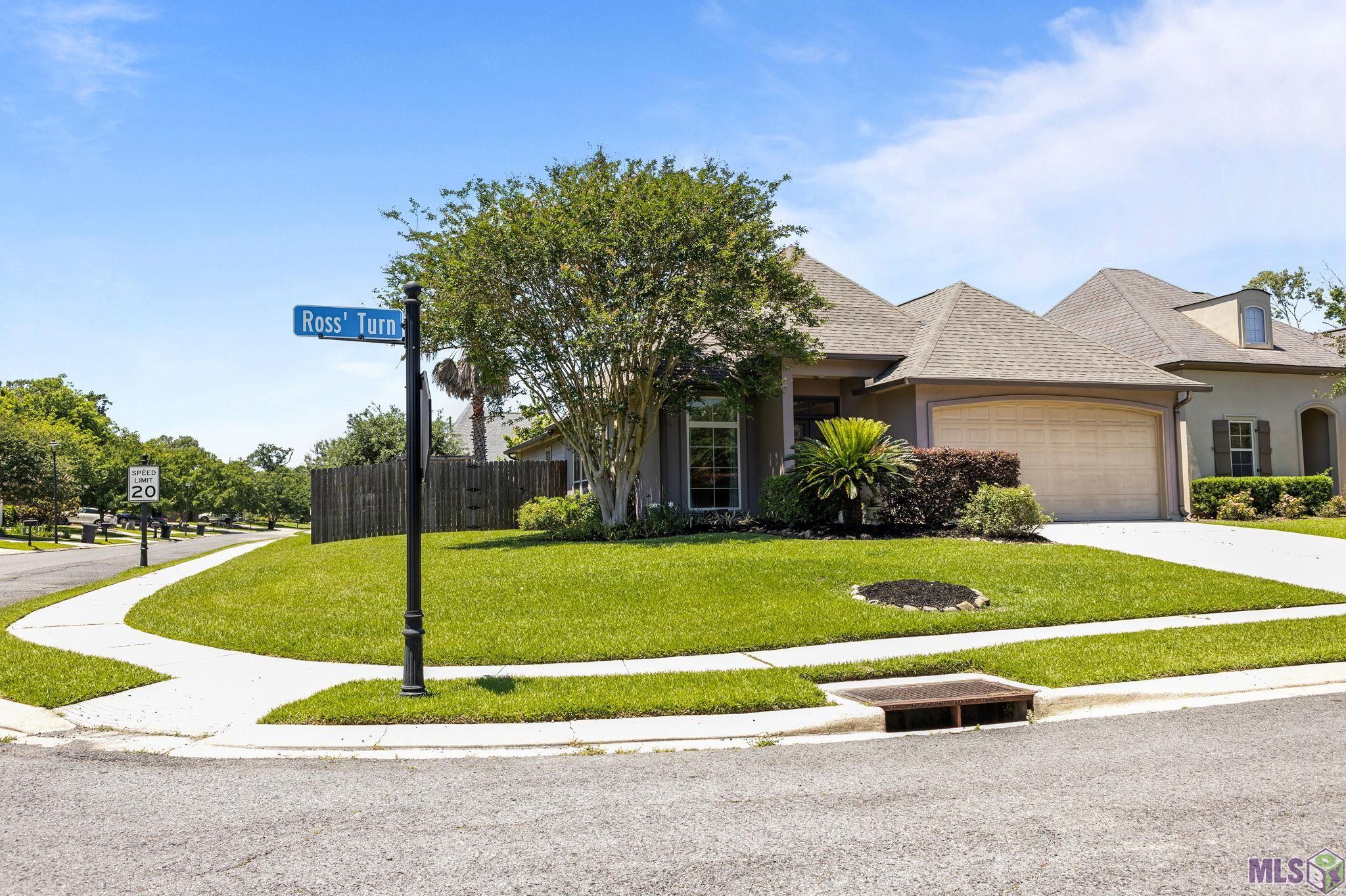 703 Ross's Turn Baton Rouge, LA 70810 - Photo 2 of 27 Corner Lot