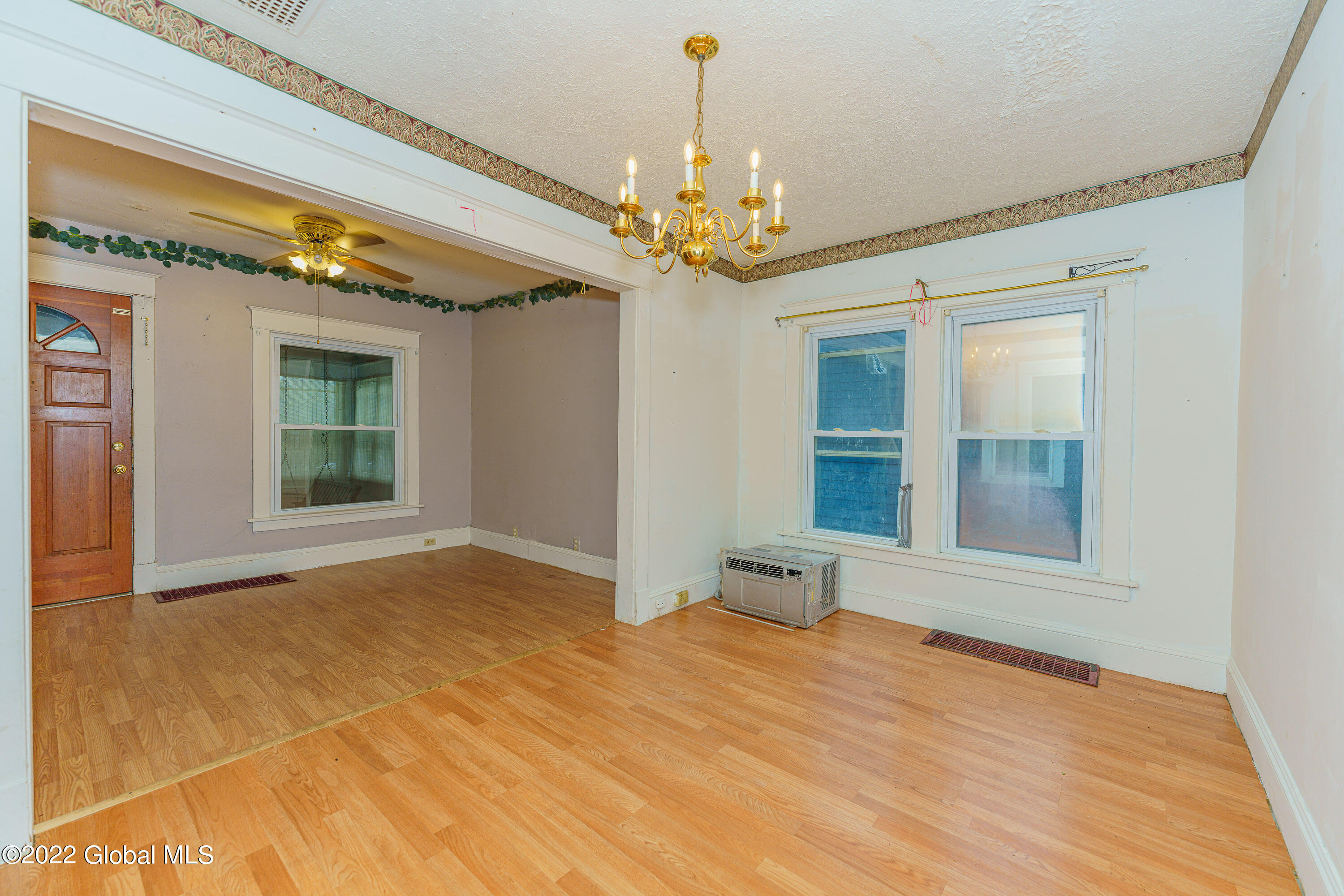 243 Clayton Road Schenectady, NY 12304 - Photo 12 of 28 3 Diningroom 3