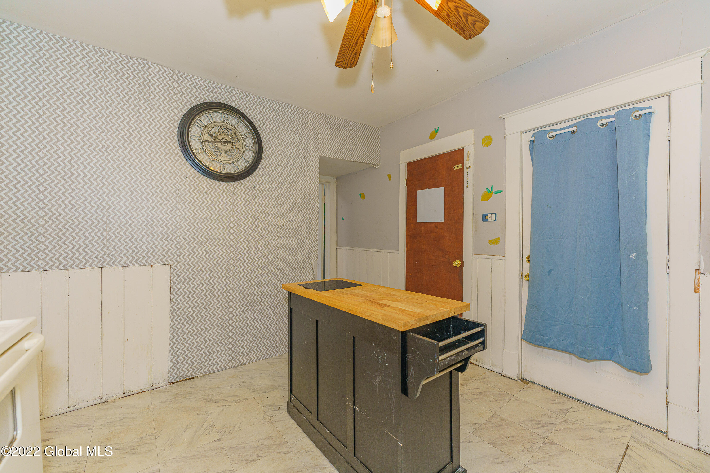 243 Clayton Road Schenectady, NY 12304 - Photo 15 of 28 4 Kitchen 3