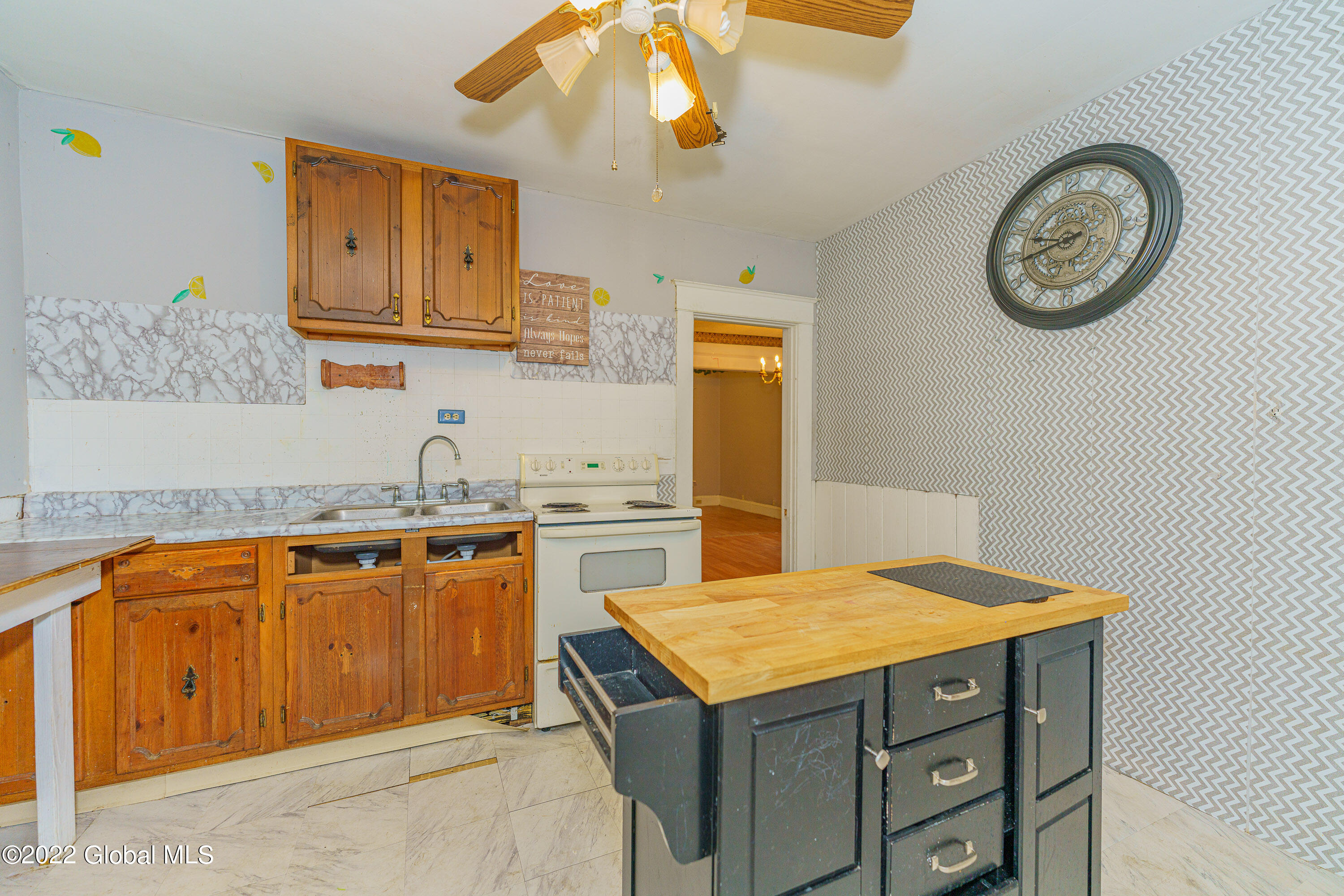 243 Clayton Road Schenectady, NY 12304 - Photo 16 of 28 4 Kitchen 4