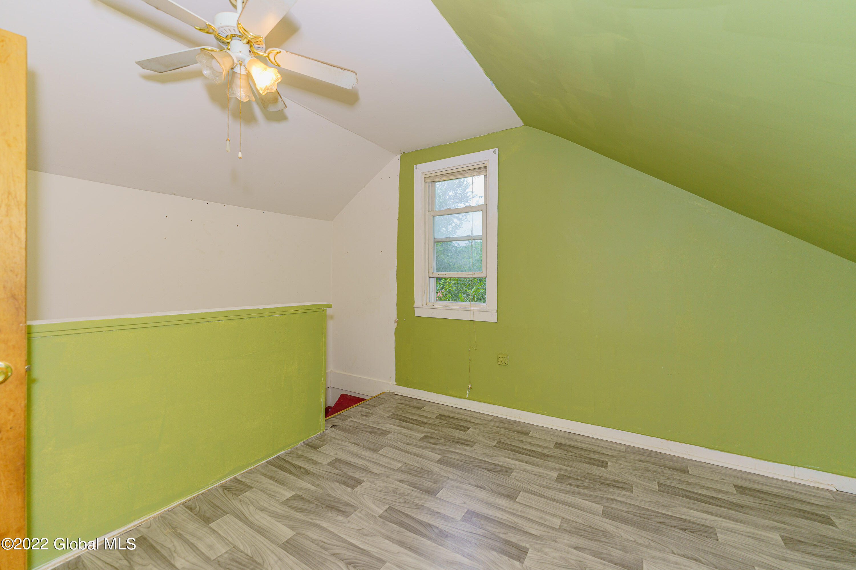 243 Clayton Road Schenectady, NY 12304 - Photo 20 of 28 7 2nd Floor 2