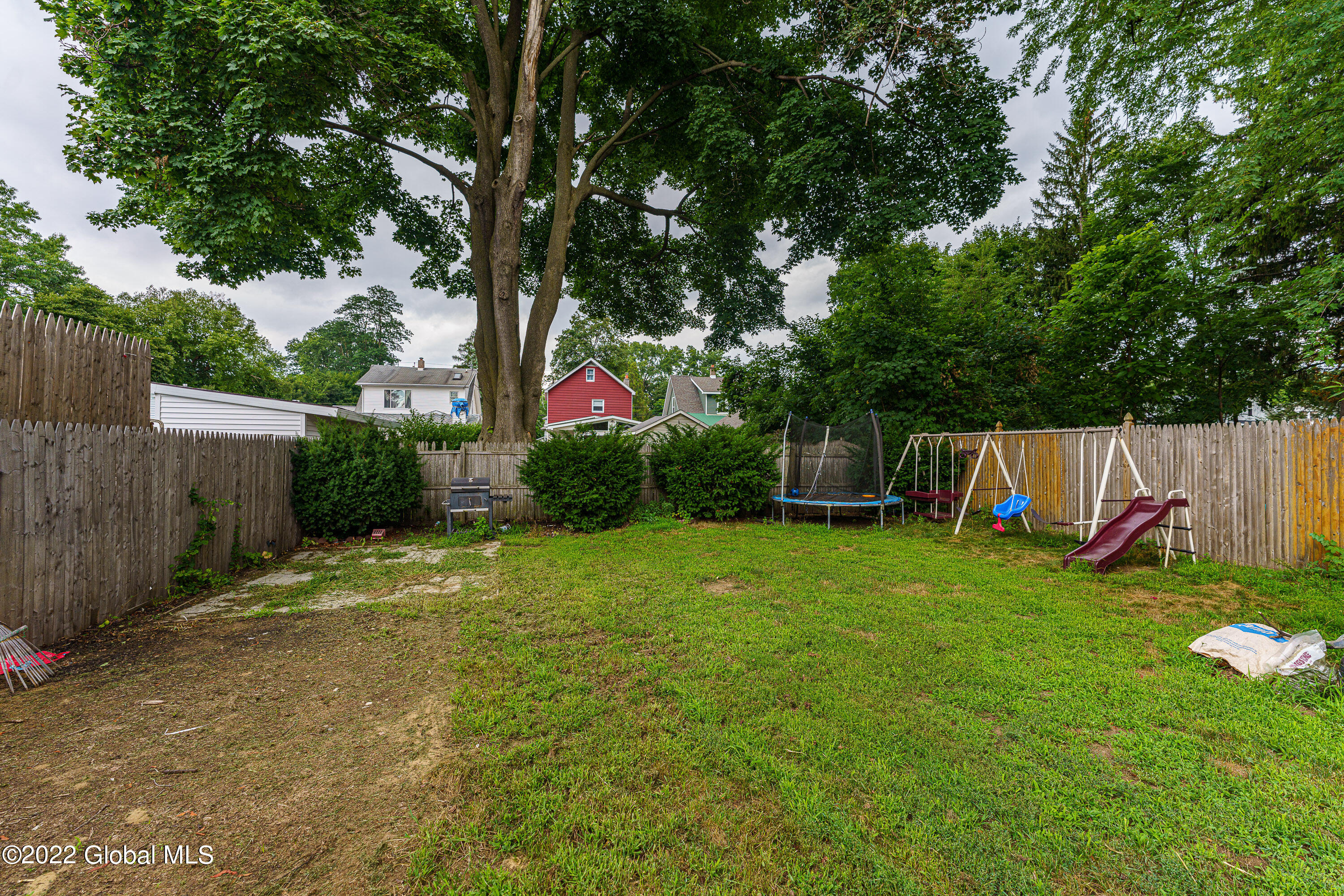 243 Clayton Road Schenectady, NY 12304 - Photo 27 of 28 Yard 4