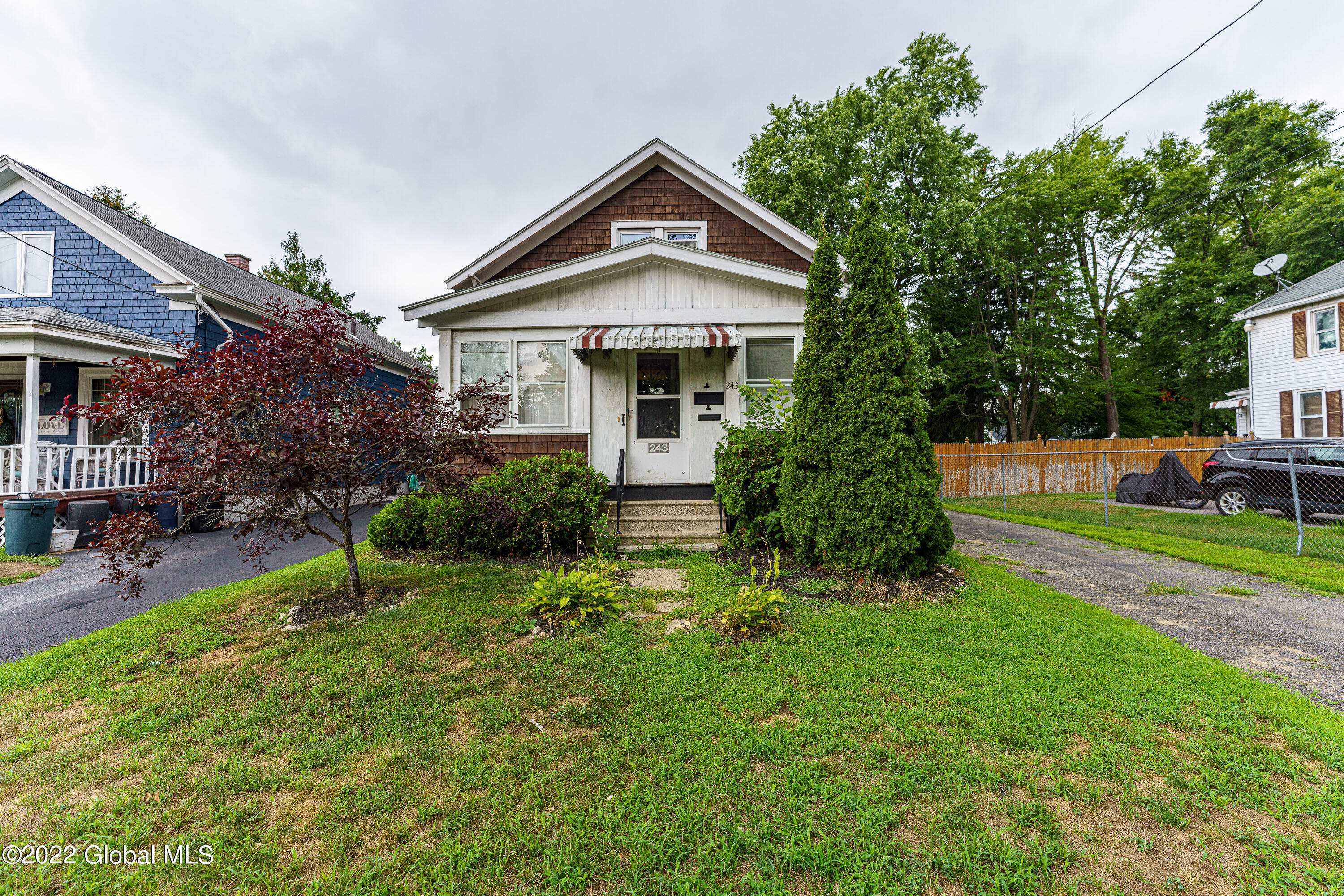 243 Clayton Road Schenectady, NY 12304 - Photo 3 of 28 0 Front 1