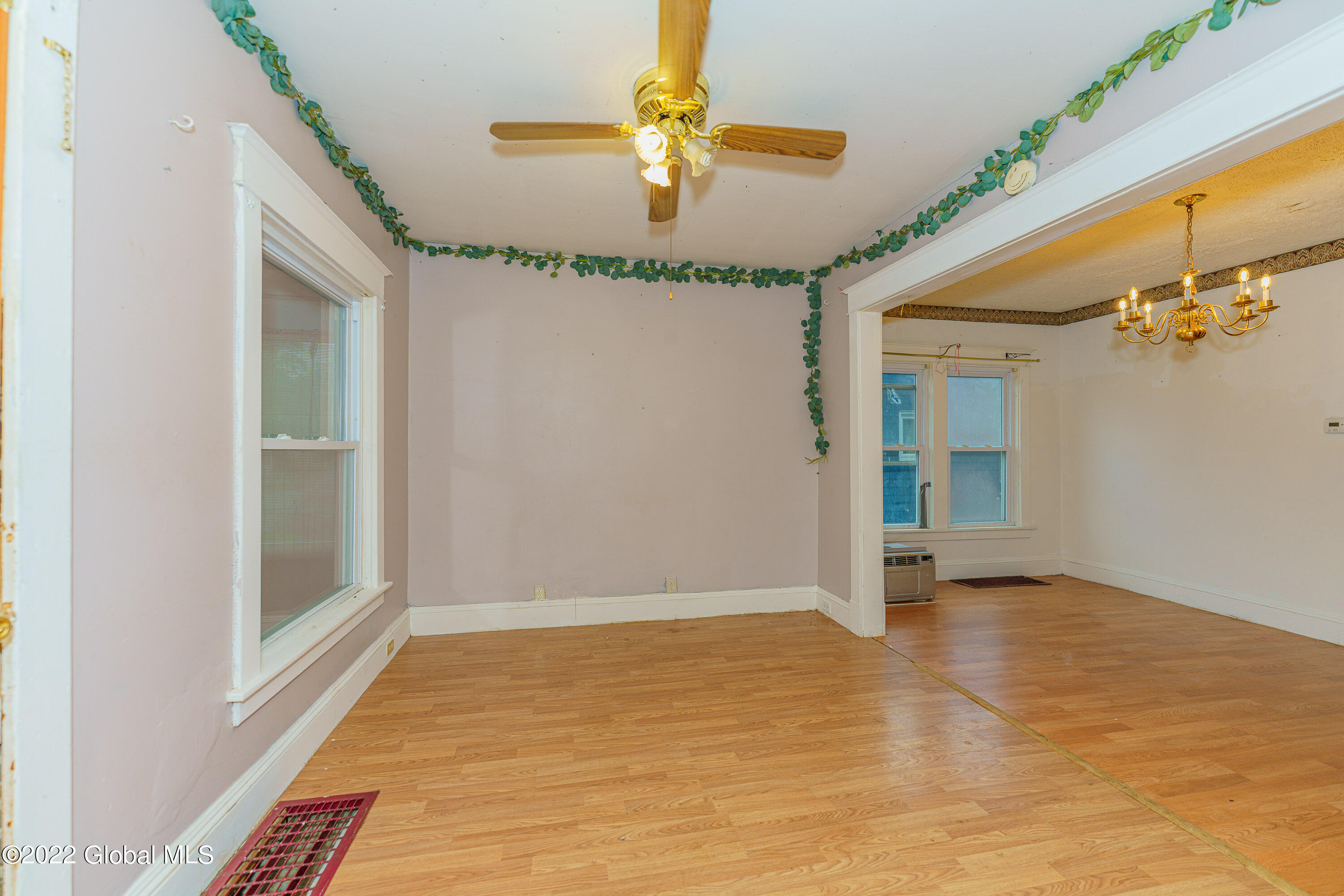 243 Clayton Road Schenectady, NY 12304 - Photo 7 of 28 2 Livingroom 3