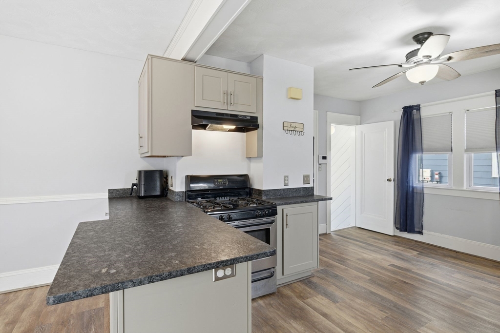 43 Thorndyke Street Springfield, MA 01118 - Photo 18 of 41