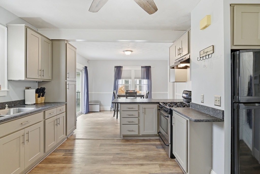 43 Thorndyke Street Springfield, MA 01118 - Photo 20 of 41