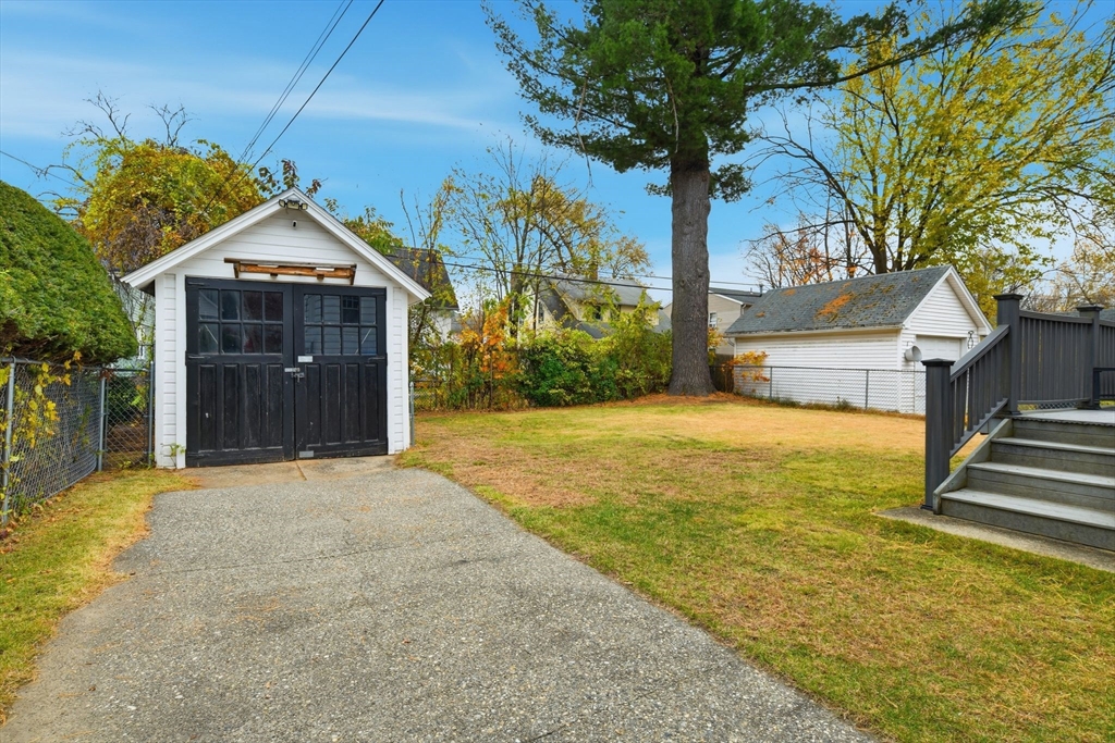 43 Thorndyke Street Springfield, MA 01118 - Photo 39 of 41