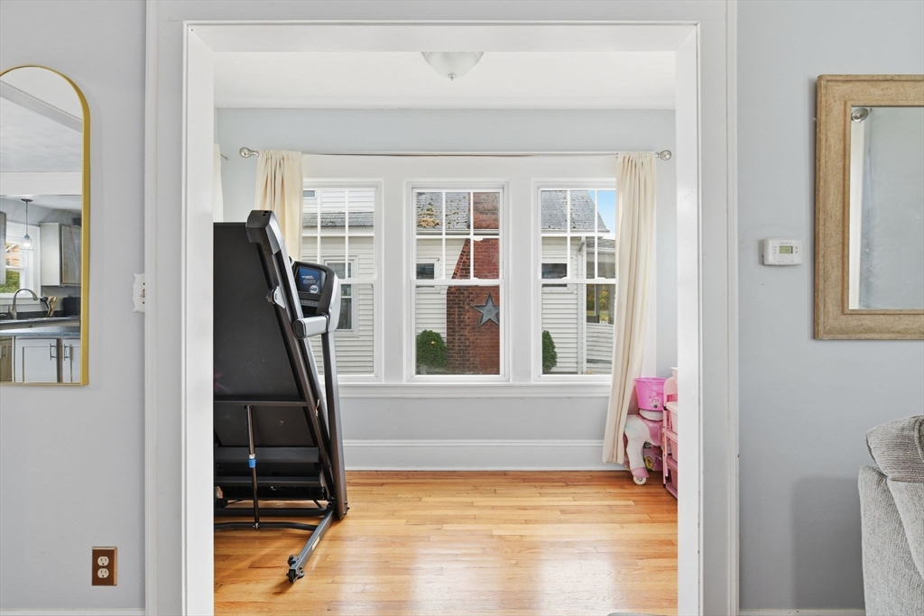 43 Thorndyke Street Springfield, MA 01118 - Photo 10 of 41