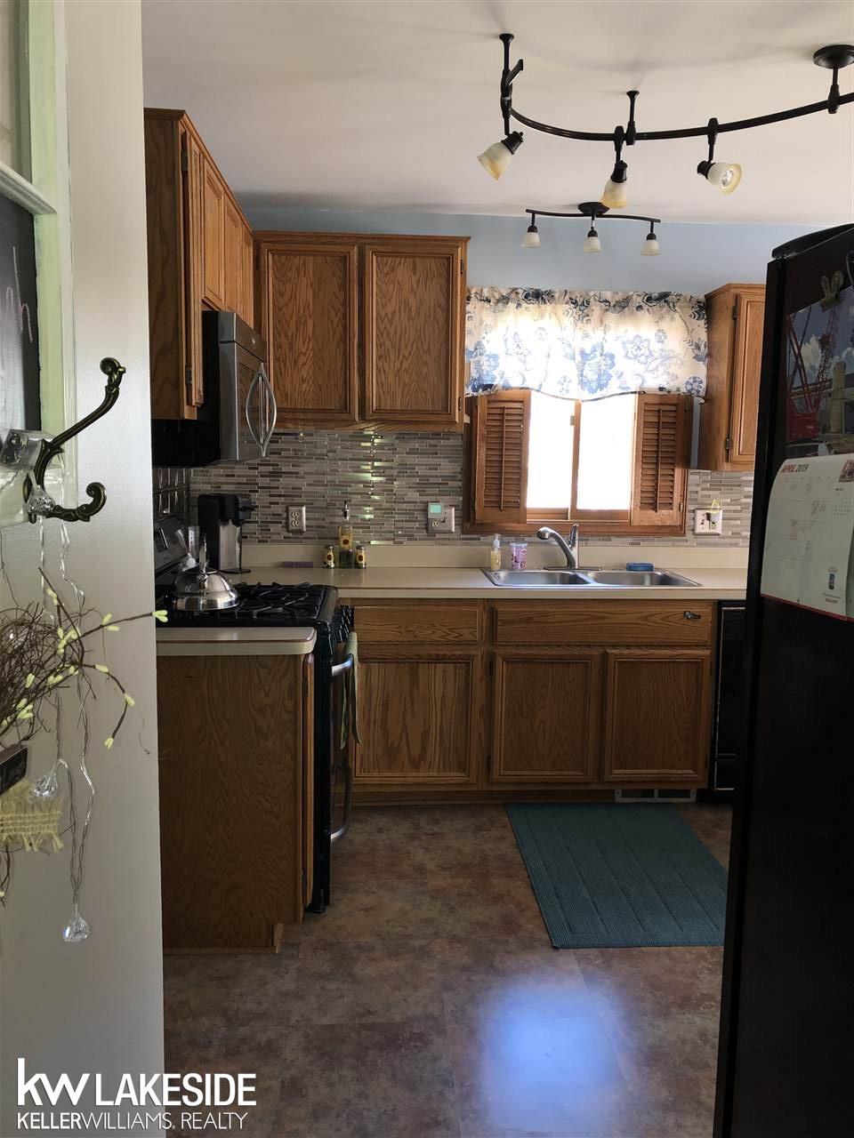 31170 Rothbury Way New Baltimore, MI 48047 - Photo 16 of 29 31374992-15.JPG