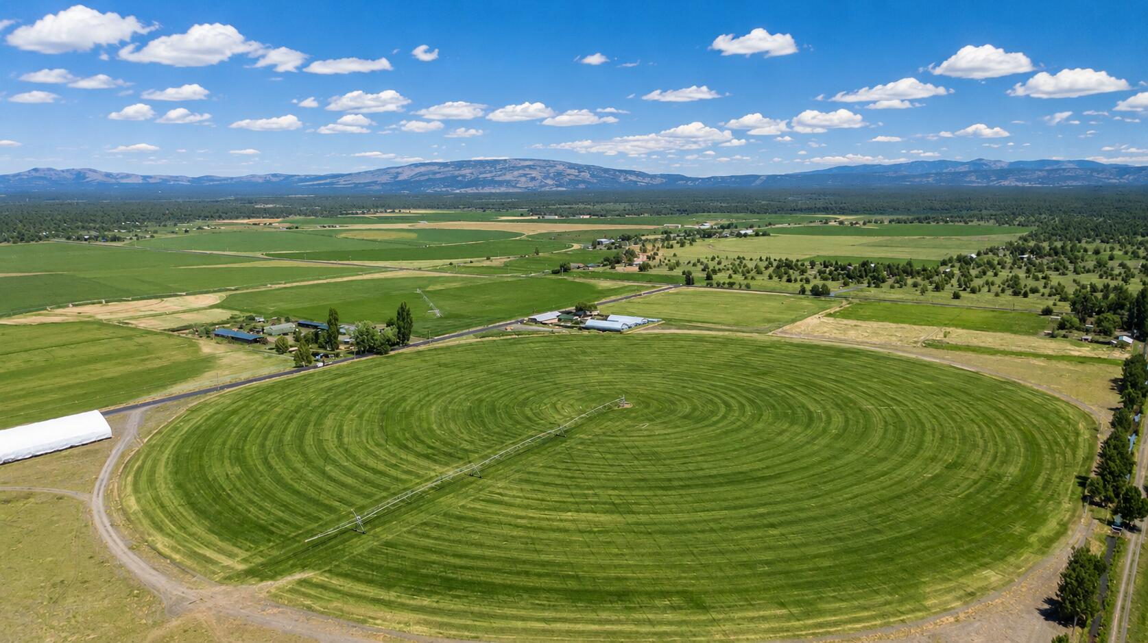 26695 Horsell Road Bend, OR 97701 - Photo 12 of 33 Center Pivot